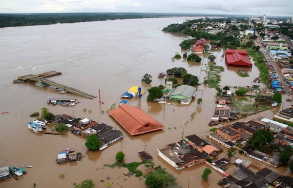 Rio Madeira ultrapassa cota de alerta e Porto Velho decreta situação de emergência