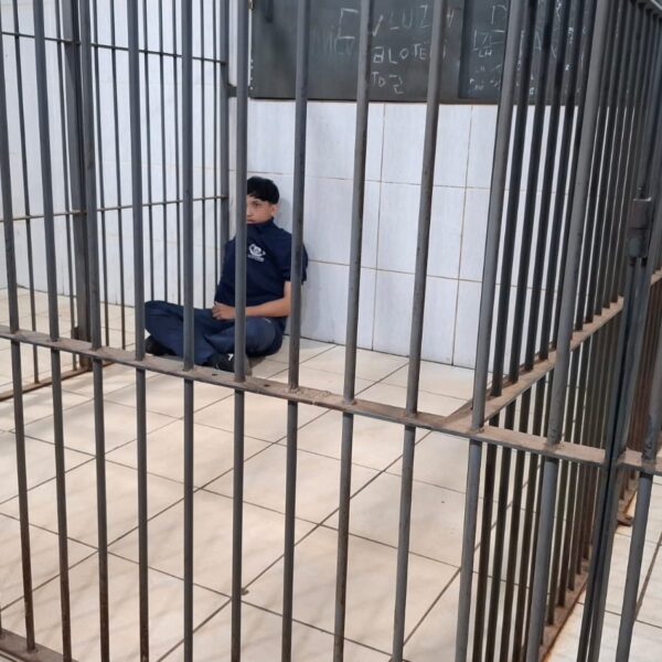 VIOLÊNCIA EM ESCOLA: PATRULHA ESCOLAR APREENDE ALUNO APÓS ATAQUE A FACADAS EM COLÉGIO NO CENTRO DE PORTO VELHO