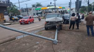COLISÃO VIOLENTA: Motorista de aplicativo fica ferido após&hellip;