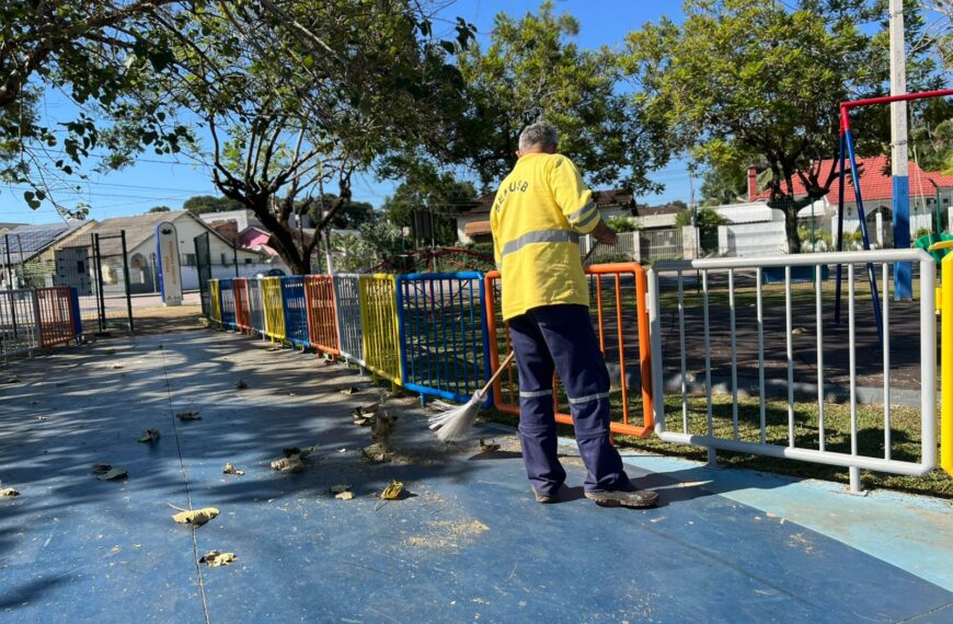 Reeducandos produzem vassouras recicláveis e reforçam serviços urbanos em Porto Velho