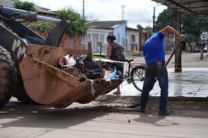 Prefeitura intensifica mutirões de limpeza urbana em várias&hellip;