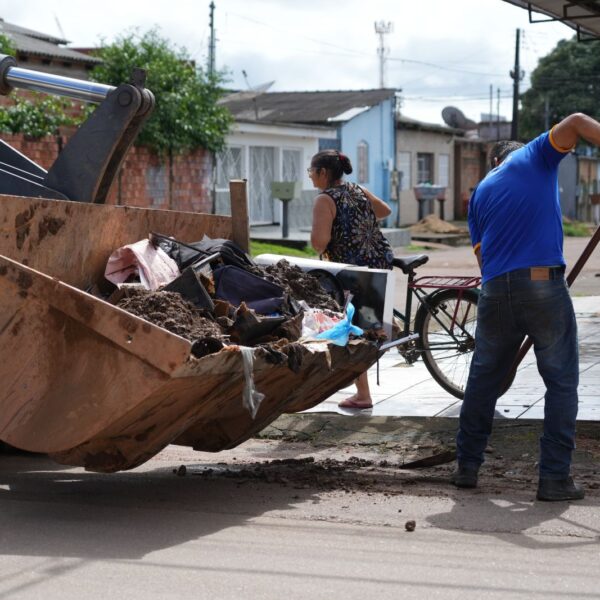 Prefeitura intensifica mutirões de limpeza urbana em várias regiões de Porto Velho