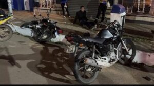 ACIDENTE NO CENTRO: COLISÃO ENTRE MOTOS DEIXA MULHER&hellip;