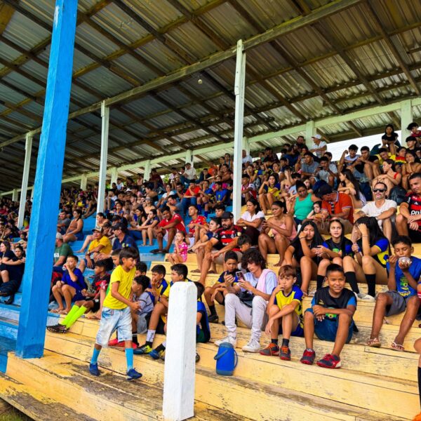 Prefeitura entrega kits esportivos a mais de 500 crianças em Extrema e reforça incentivo ao esporte