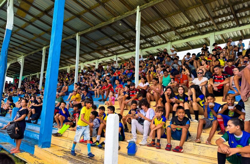 Prefeitura entrega kits esportivos a mais de 500 crianças em Extrema e reforça incentivo ao esporte