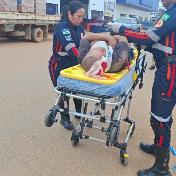 CICLISTA FICA EM ESTADO GRAVE APÓS SER ATROPELADO POR IDOSO NO BAIRRO SÃO FRANCISCO