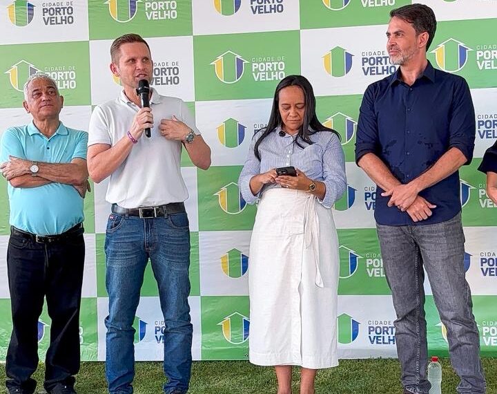 VEREADOR PASTOR BRUNO LUCIANO ACOMPANHA ENTREGA DA PRAÇA DO