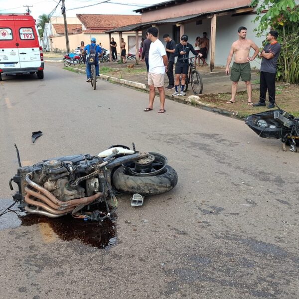 CONDUTOR DE HORNET 600 FICA EM ESTADO GRAVE APÓS MOTO PARTIR AO MEIO EM ACIDENTE