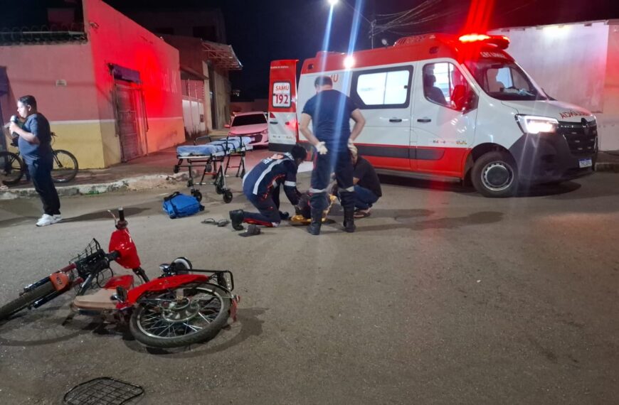GRAVE ACIDENTE ENTRE MOTOCICLETAS DEIXA TRÊS FERIDOS NO BAIRRO TEIXEIRÃO