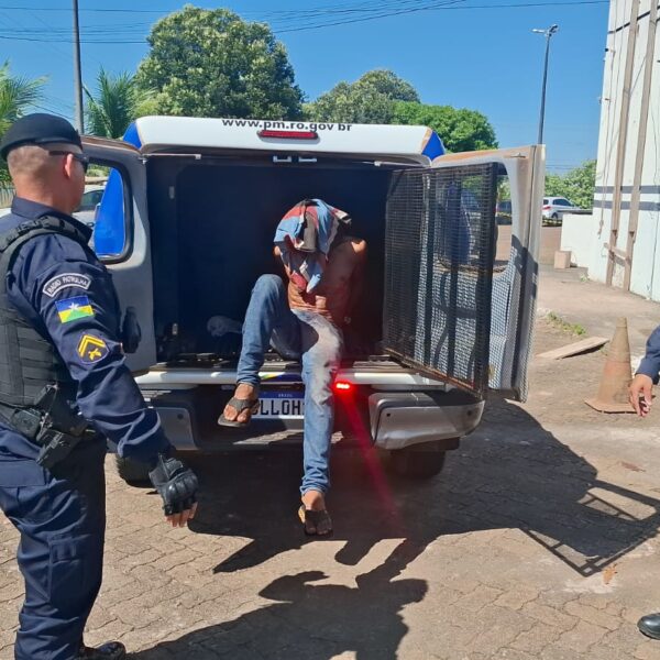 SGT ROCHA E CB JUCINEI PRENDEM VULGO “DA ROÇA”, FORAGIDO COM MAIS DE 20 ANOS DE CONDENAÇÃO EM PORTO VELHO