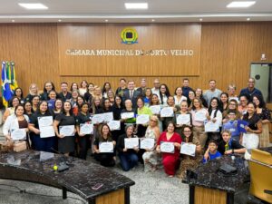 VEREADOR PASTOR BRUNO LUCIANO PRESTA HOMENAGEM A SERVIDORES&hellip;
