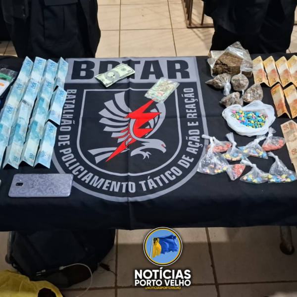 Operação da PM desarticula ponto de tráfico e apreende mais de 570 gramas de drogas, 183 comprimidos sintéticos e dinheiro&hellip;