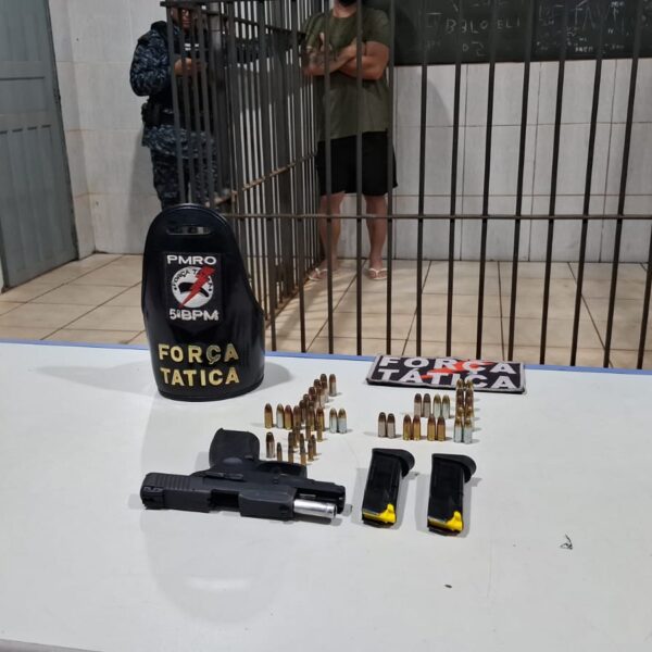 Polícia Localiza Pistola com Registro de Furto e Munições em Residência