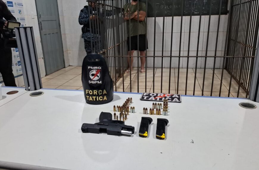 Polícia Localiza Pistola com Registro de Furto e Munições em Residência