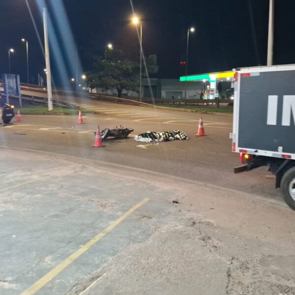 TRAGÉDIA NO TRÂNSITO: MOTOCICLISTA MORRE APÓS SER ATROPELADO POR CARRETA EM PORTO VELHO
