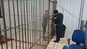 Mulher com próteses metálicas é agredida durante discussão&hellip;