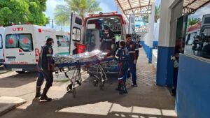 HOMEM É AGREDIDO COM GOLPES DE FACA E&hellip;