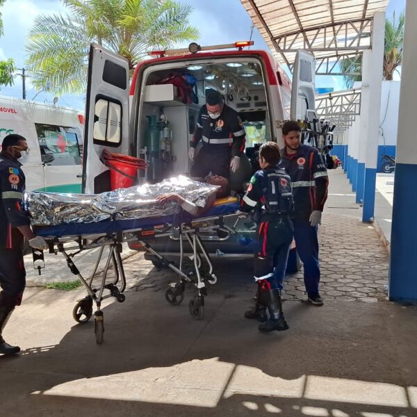 HOMEM É AGREDIDO COM GOLPES DE FACA E PEDAÇO DE MADEIRA E É SOCORRIDO EM ESTADO GRAVE NA ZONA LESTE&hellip;