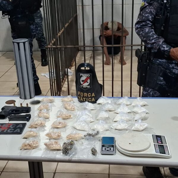 Operação da PM Desmantela Esconderijo de Suspeitos de Roubo e Apreende Arma de Uso Restrito, Drogas e Moto Utilizada no&hellip;
