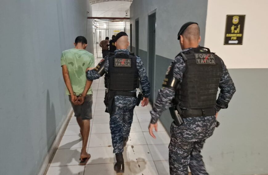 Operação Força Total fecha suposta boca de fumo disfarçada de comércio e apreende drogas, dinheiro e equipamentos de monitoramento