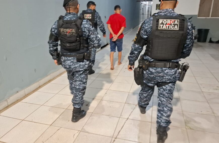 ADOLESCENTE CONFESSA TRÁFICO E POLÍCIA APREENDE DROGAS EM APARTAMENTO DE CONJUNTO HABITACIONAL