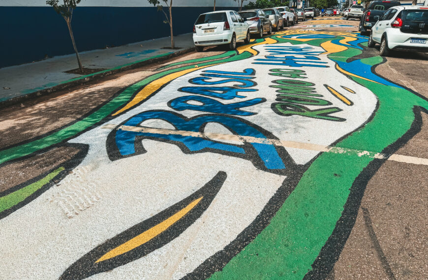 Prefeitura orienta moradores sobre pintura de ruas para a Copa em Porto Velho