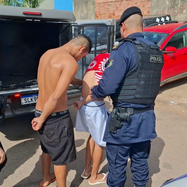 AÇÃO RÁPIDA DO 5º BPM TERMINA COM DOIS JOVENS PRESOS, ARMA DE FOGO E DROGAS APREENDIDAS NO ORGULHO DO MADEIRA