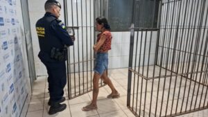 MULHER DE 38 ANOS É PRESA APÓS FURTAR&hellip;