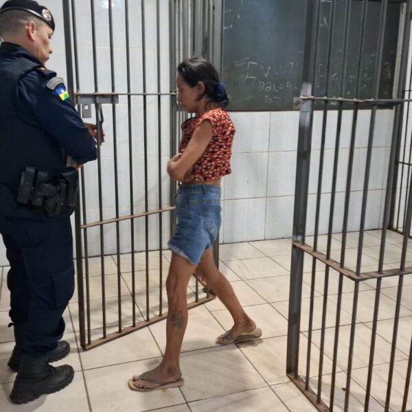 MULHER DE 38 ANOS É PRESA APÓS FURTAR R$ 3 MIL DE IDOSO DE 81 ANOS NO DISTRITO DE TRIUNFO,&hellip;