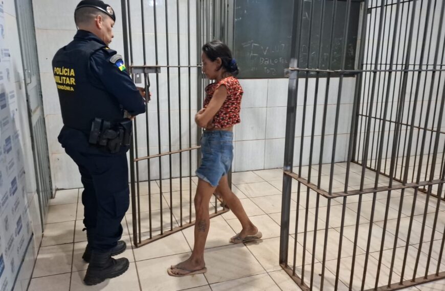 MULHER DE 38 ANOS É PRESA APÓS FURTAR R$ 3 MIL DE IDOSO DE 81 ANOS NO DISTRITO DE TRIUNFO, EM CANDEIAS DO JAMARI