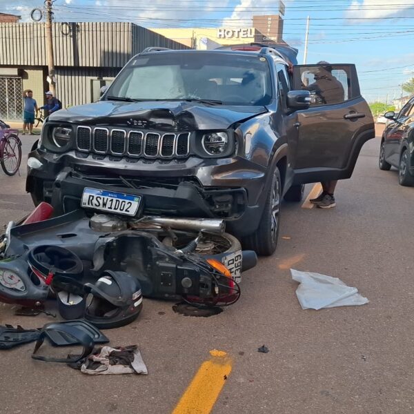 GRAVE ACIDENTE ENTRE JEEP E MOTOCICLETA DEIXA IDOSO FERIDO EM PORTO VELHO