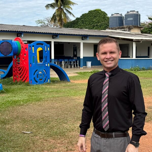 EDUCAÇÃO COMO PRIORIDADE: VEREADOR PASTOR BRUNO LUCIANO TEM DEMANDA ATENDIDA NA ESCOLA MUNICIPAL BILÍNGUE PORTO VELHO