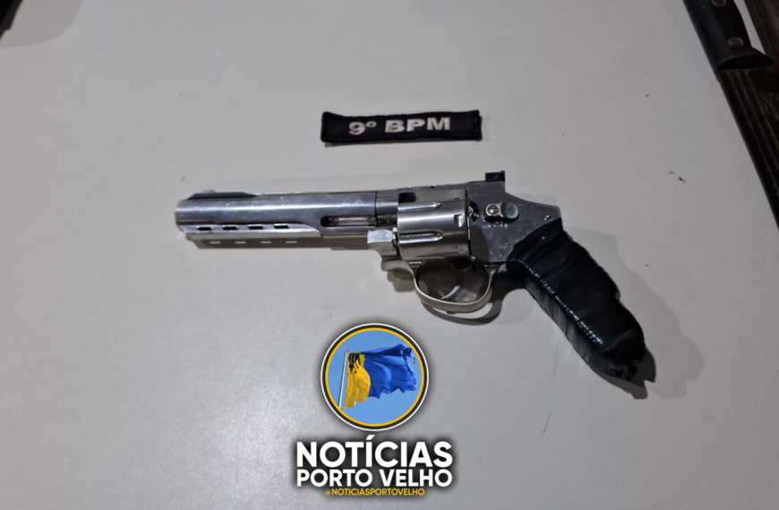 EMBRIAGADO, HOMEM DE 29 ANOS É PRESO APÓS PM APREENDER SIMULACRO DE REVÓLVER E FACÕES NA ZONA RURAL DE PORTO VELHO