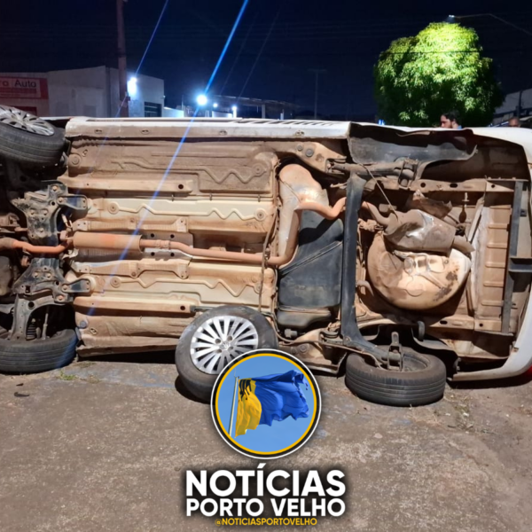 Forte colisão provoca capotamento de carro na região central de Porto Velho