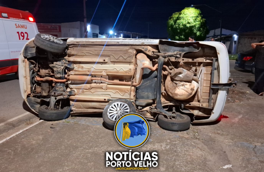 Forte colisão provoca capotamento de carro na região central de Porto Velho