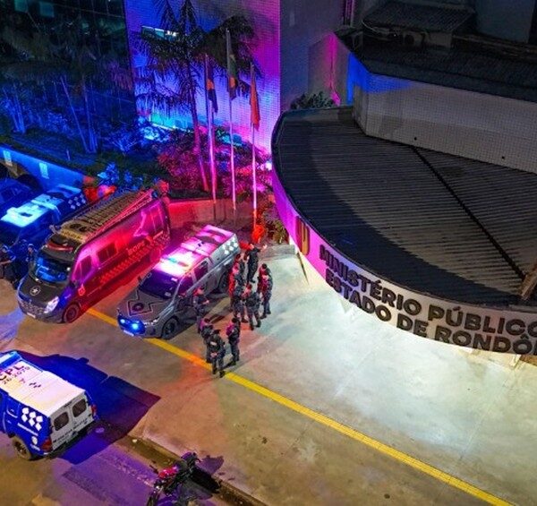 Operação policial tem como alvo suspeitos de exibir armas, drogas e dinheiro na internet em RO