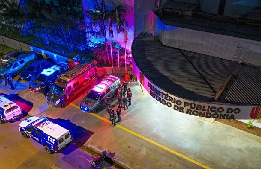 Operação policial tem como alvo suspeitos de exibir armas, drogas e dinheiro na internet em RO