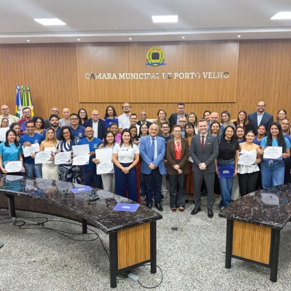 VEREADOR PASTOR BRUNO LUCIANO PRESTA HOMENAGEM A TRÊS INSTITUIÇÕES PELOS RELEVANTES SERVIÇOS PRESTADOS À SOCIEDADE