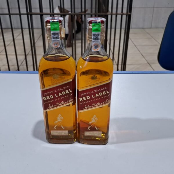 JOVEM DE 23 ANOS É PRESO APÓS FURTAR DUAS GARRAFAS DE WHISKY EM SUPERMERCADO DE PORTO VELHO