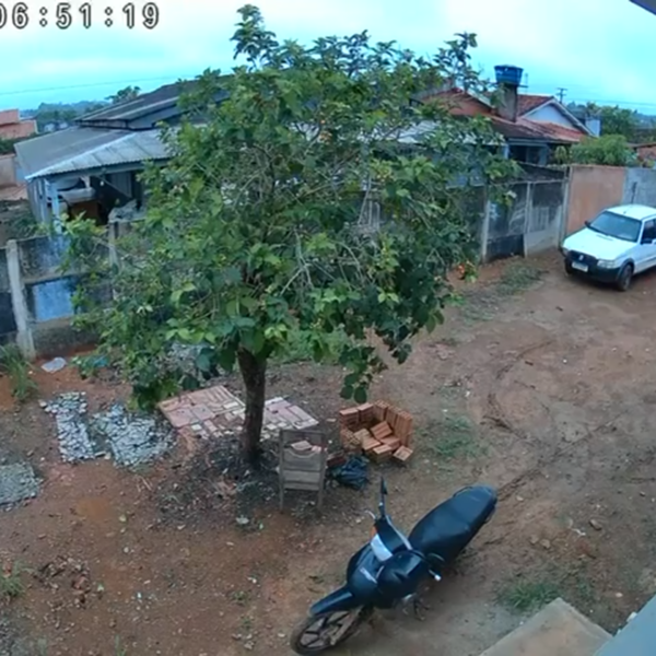 QUATRO HOMENS FOGEM DE DELEGACIA DA POLÍCIA CIVIL EM EXTREMA
