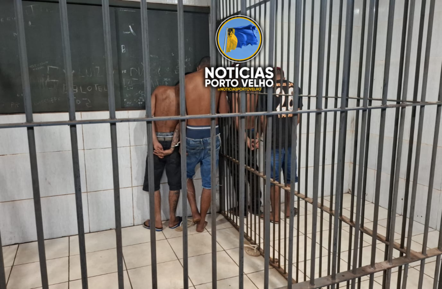 POLICIAIS DO SETOR 15 DO 5º BATALHÃO APREENDEM DOIS ADOLESCENTES E PRENDEM DOIS ADULTOS POR TRÁFICO NO BAIRRO MARIANA