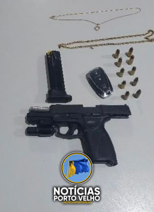 HOMEM É PRESO COM PISTOLA FURTADA E MUNIÇÕES DURANTE ABORDAGEM POLICIAL EM PORTO VELHO