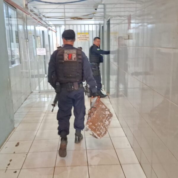 POPULAÇÃO DETÉM HOMEM DE 41 ANOS SUSPEITO DE TENTAR FURTAR RESTAURANTE NA ZONA LESTE
