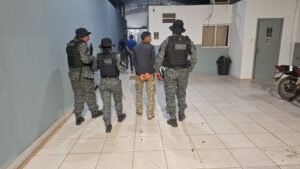 BPCHOQUE PRENDE DOIS HOMENS E APREENDE ARMAS E&hellip;