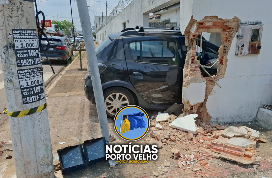 GRAVÍSSIMO ACIDENTE: SANDERO AVANÇA SINAL, ATINGE KWID E DERRUBA PORTÃO DA VILA MILITAR EM PORTO VELHO