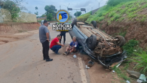 Idoso fica ferido após carro perder o controle&hellip;