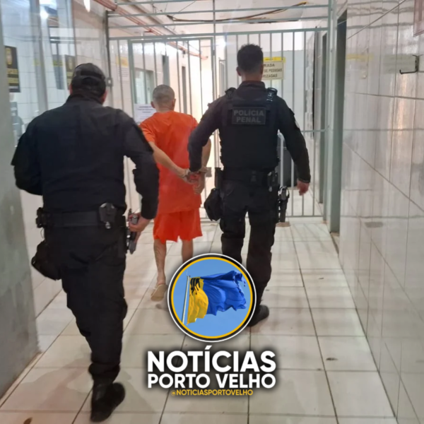 🚨 “PEQUENO”, APONTADO COMO INTEGRANTE DO CV, É FLAGRADO COM CERCA DE 80 PORÇÕES DE DROGAS NO URSO PANDA