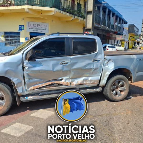 Colisão entre ônibus e S10 deixa veículos danificados no Nova Porto Velho